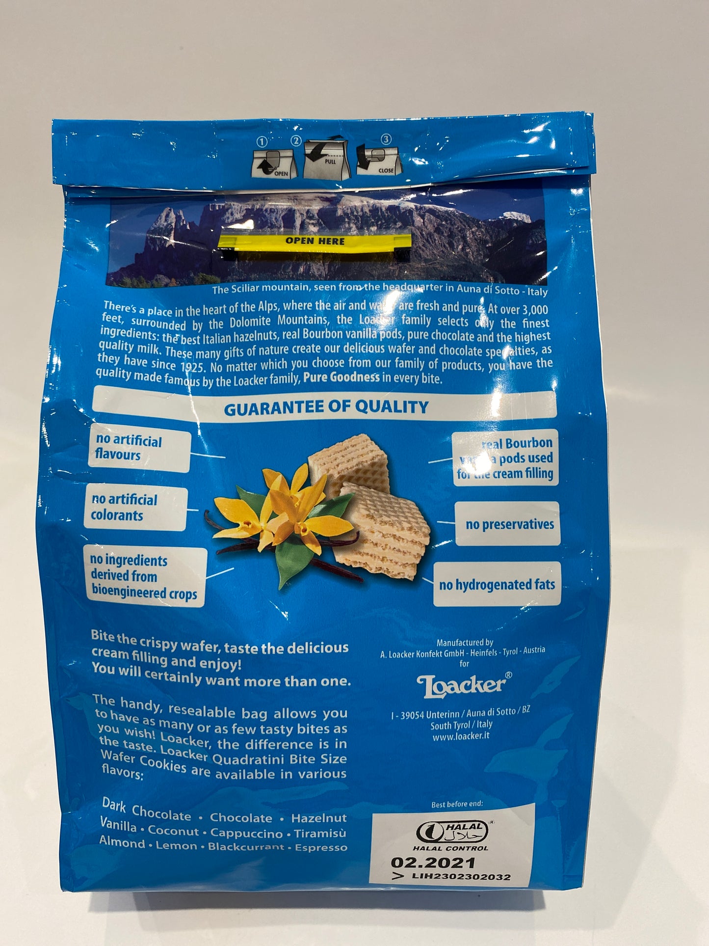 Loacker - Quadratini Vanilla Wafers - 250g (8.82oz)