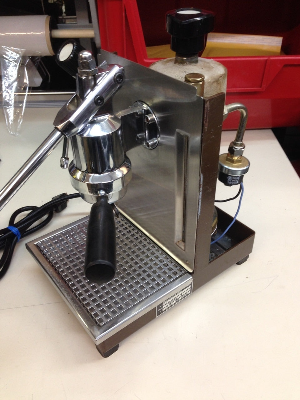 SOLD -- Used Olympia Cremina 1979 -- Refurbished - 120 volt Brown