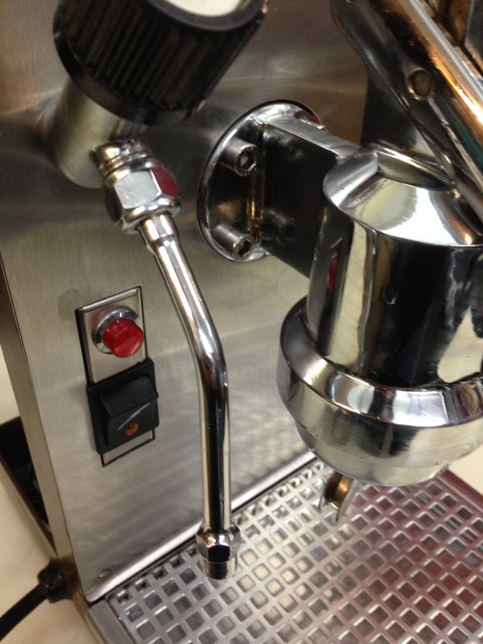 SOLD -- Used Olympia Cremina 1979 -- Refurbished - 120 volt Brown